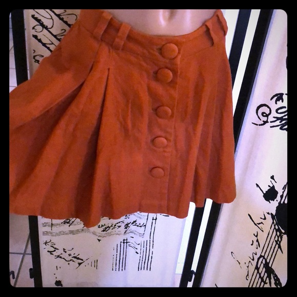 H&M Dresses & Skirts - Big Pleats Skirt with Big Buttons and pockets
